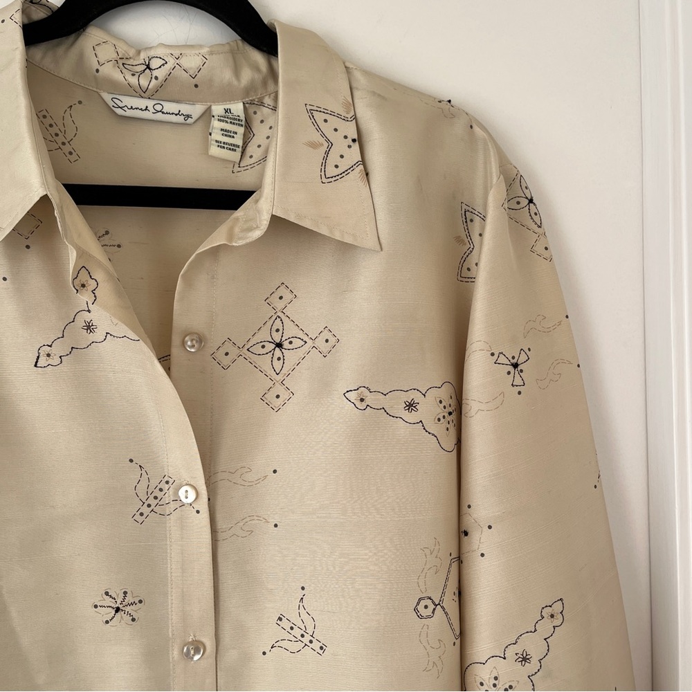 French Luandry XL 100% silk button down shirt with little details